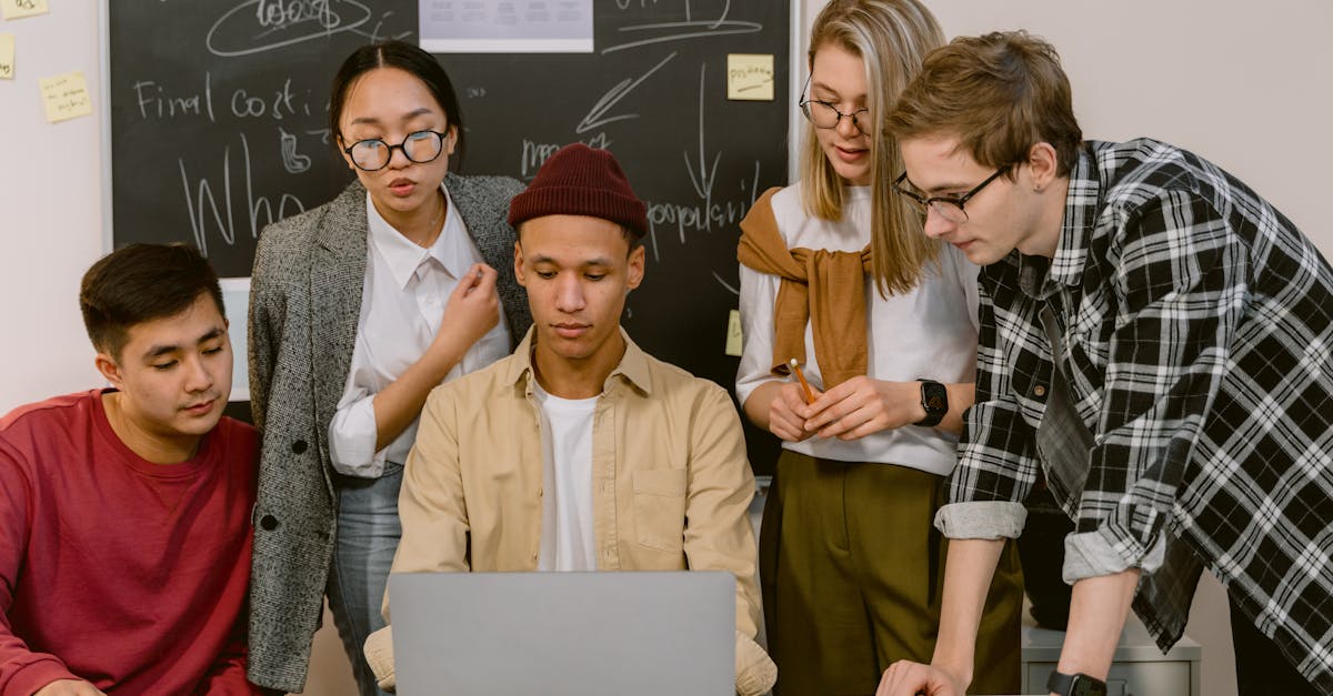 “技术支持辅助和游戏行业生态环境的关系”